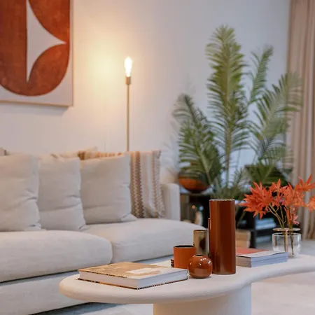 Huswell - Stylish On Location Apartment